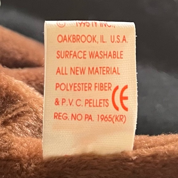 NWT Ty Brown Plush Otter with Green Leaf - Picture 7 of 7